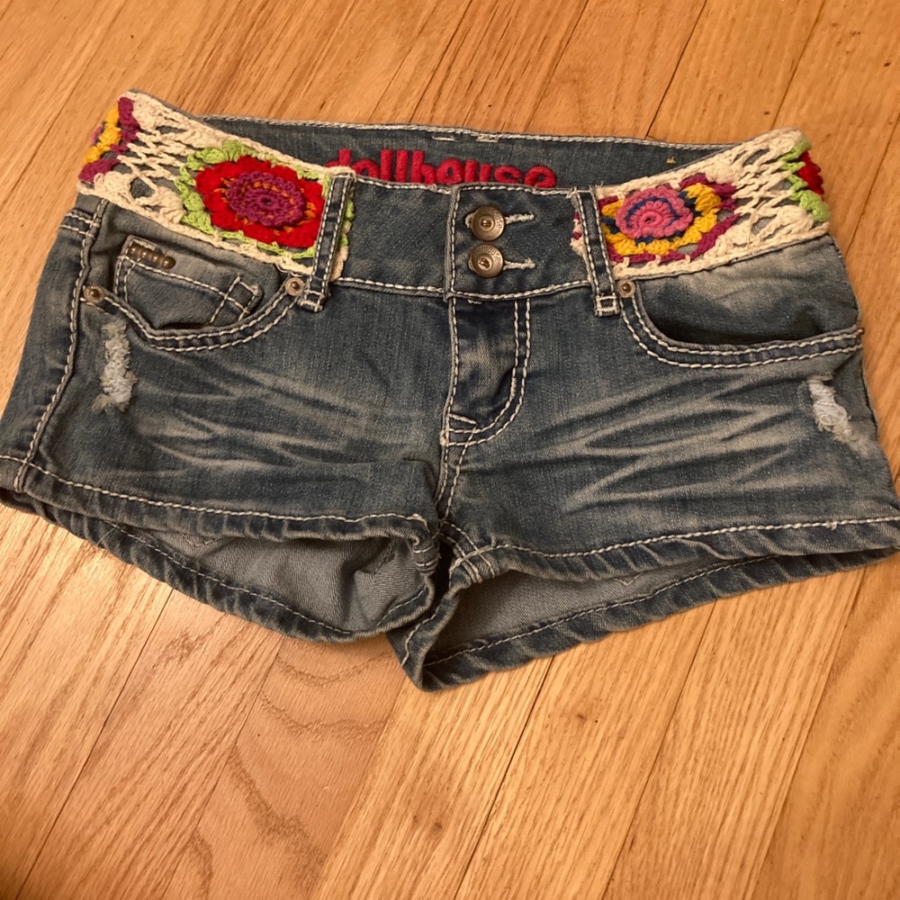 Womens shorts size 3 - good condition
